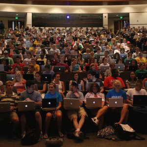 i-d882fca156098d85e9d9fa767ac2b7f9-mizzou jschool loves apple.jpg