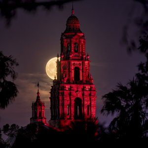 230830-SuperBlueMoon_export-1.jpg