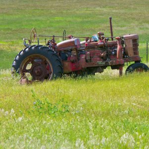 Oldtractor.jpg