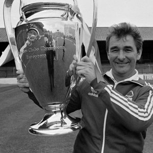 brian_clough_with_the_european_cup.jpeg