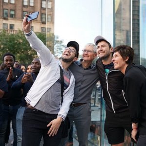 tim-cook-fifth-ave.jpeg