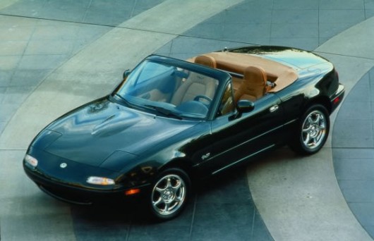 090211-05-First_Generation_Mazda_MX-5_Miata_4-713129-530x342.jpg