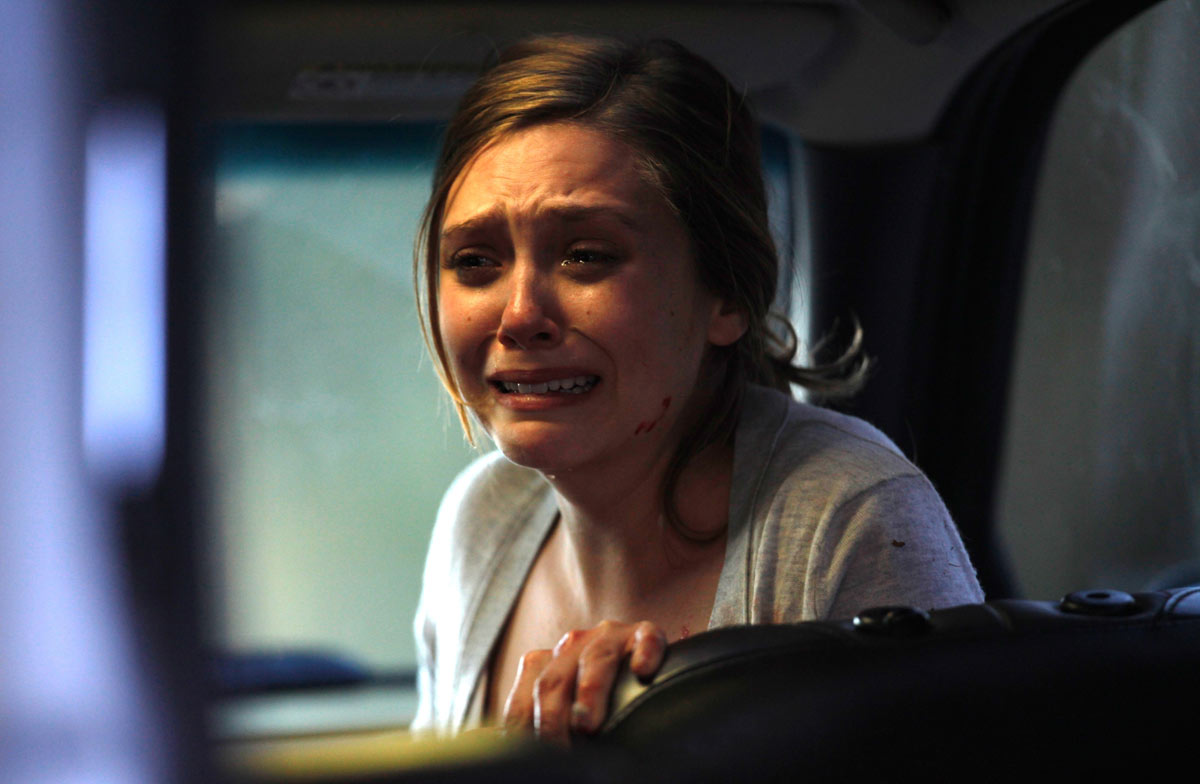 111-silent-house2-elizabeth-olsen-2012.jpg