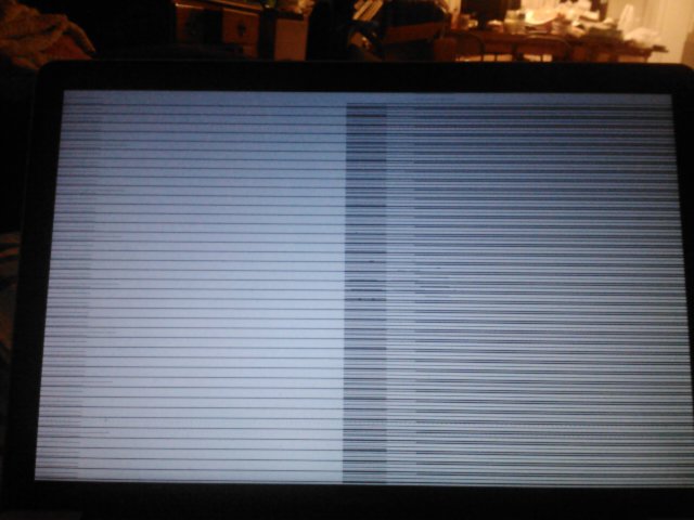 15 Jun 14 1102pm IMG1032 photo take of macbook screen on 2nd restart.jpg