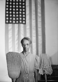 200px-Gordon_Parks_-_American_Gothic.jpg