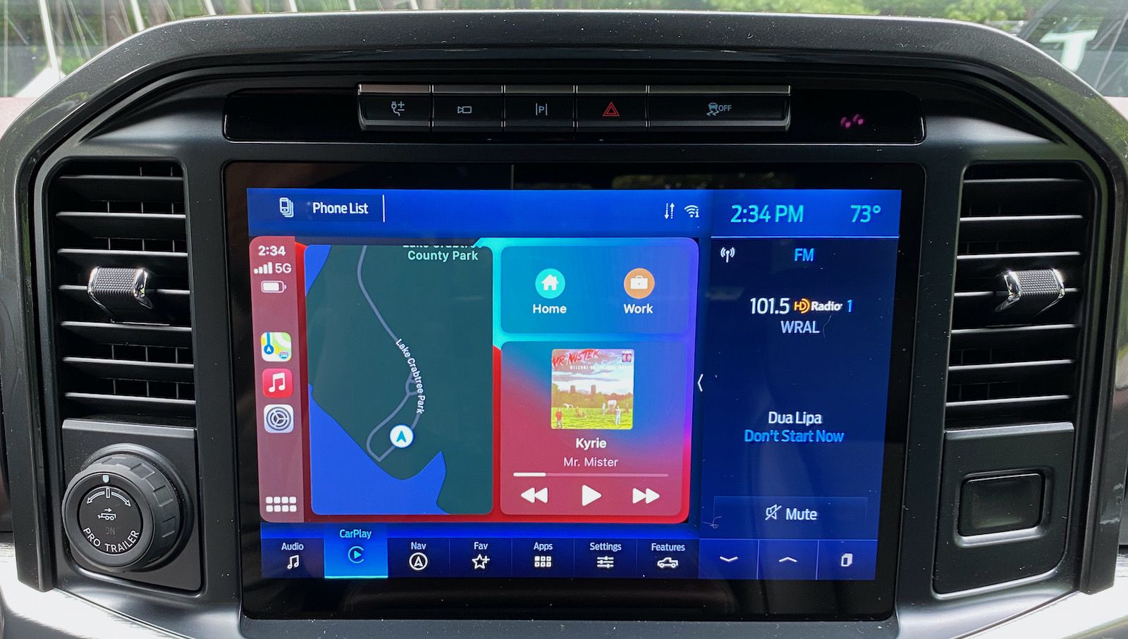 2021-ford-f150-carplay-dashboard.jpg