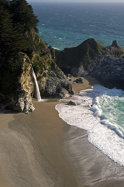 2130 - McWay Cove Waterfall.jpg