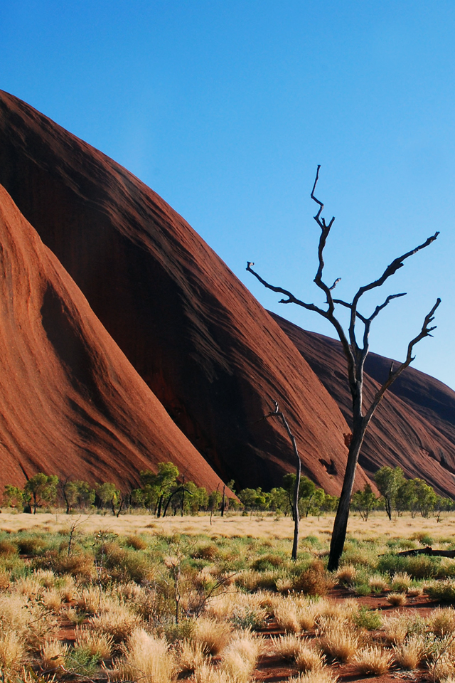 2509_uluruayersrock_640x960.jpg