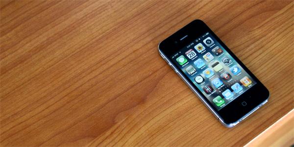 7524-iphone4_desk_super.jpg