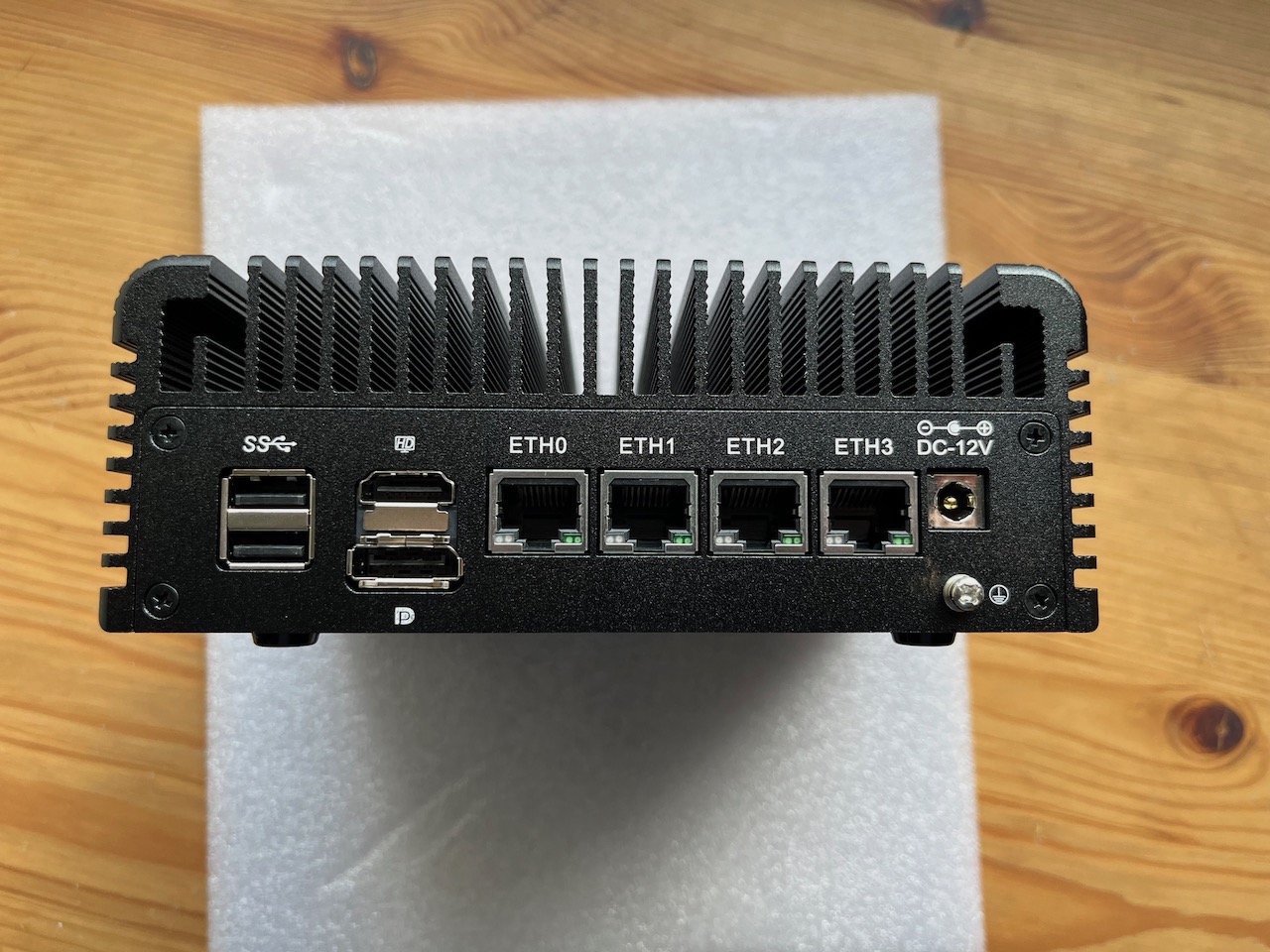 AL-4L-V2.0_N305_LAN-PORT-side.jpg