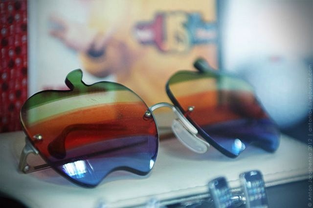 Apple logo sunglasses 2.jpg