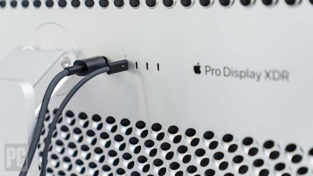 apple-pro-display-xdr-ports_ecck.1920.jpg