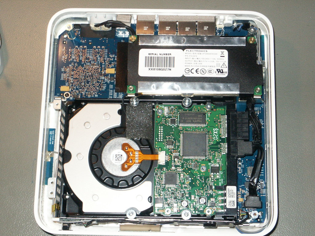 apple_time_capsule_without_the_cover.jpeg