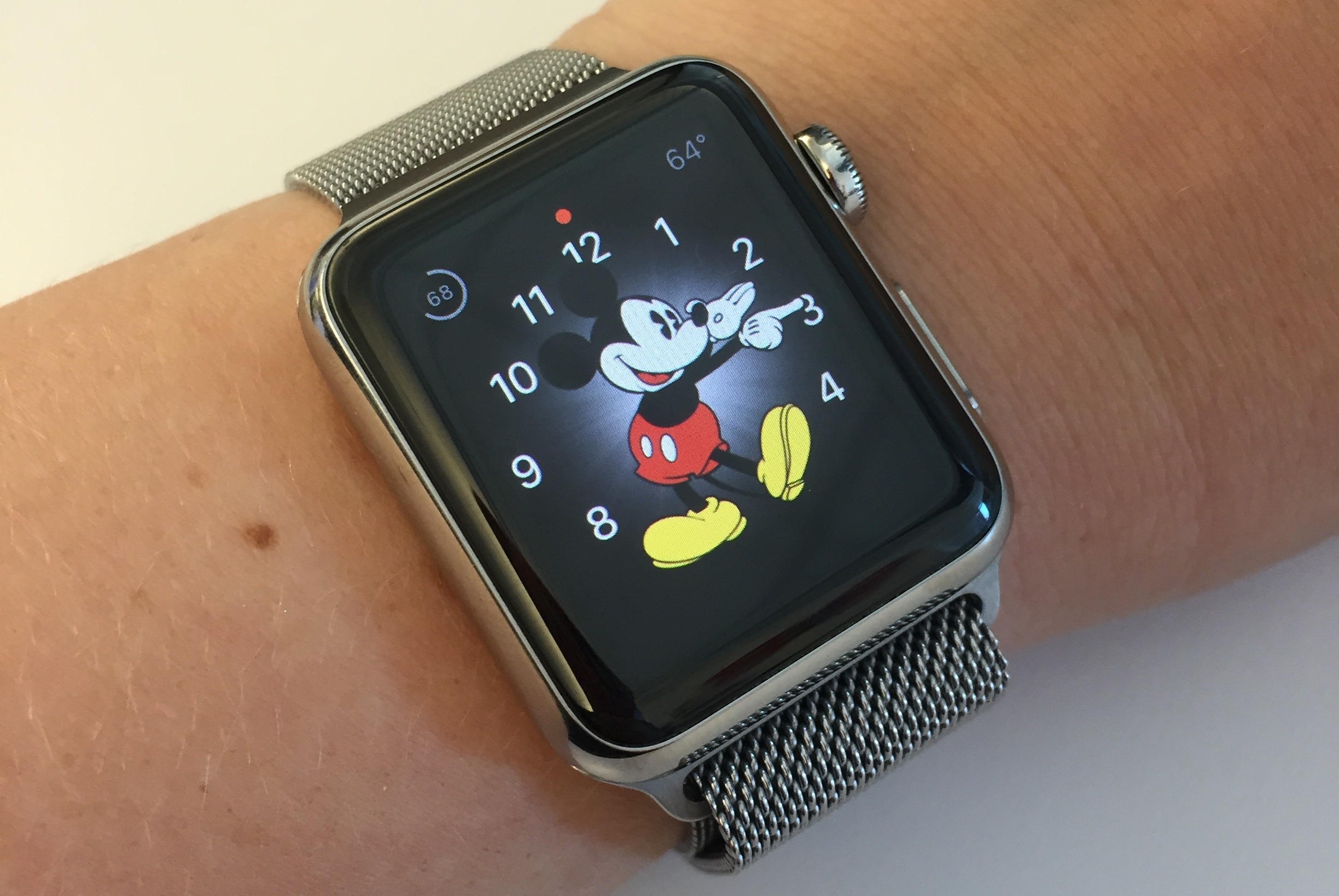 apple_watch_mickey_mouse-100583001-orig.jpg