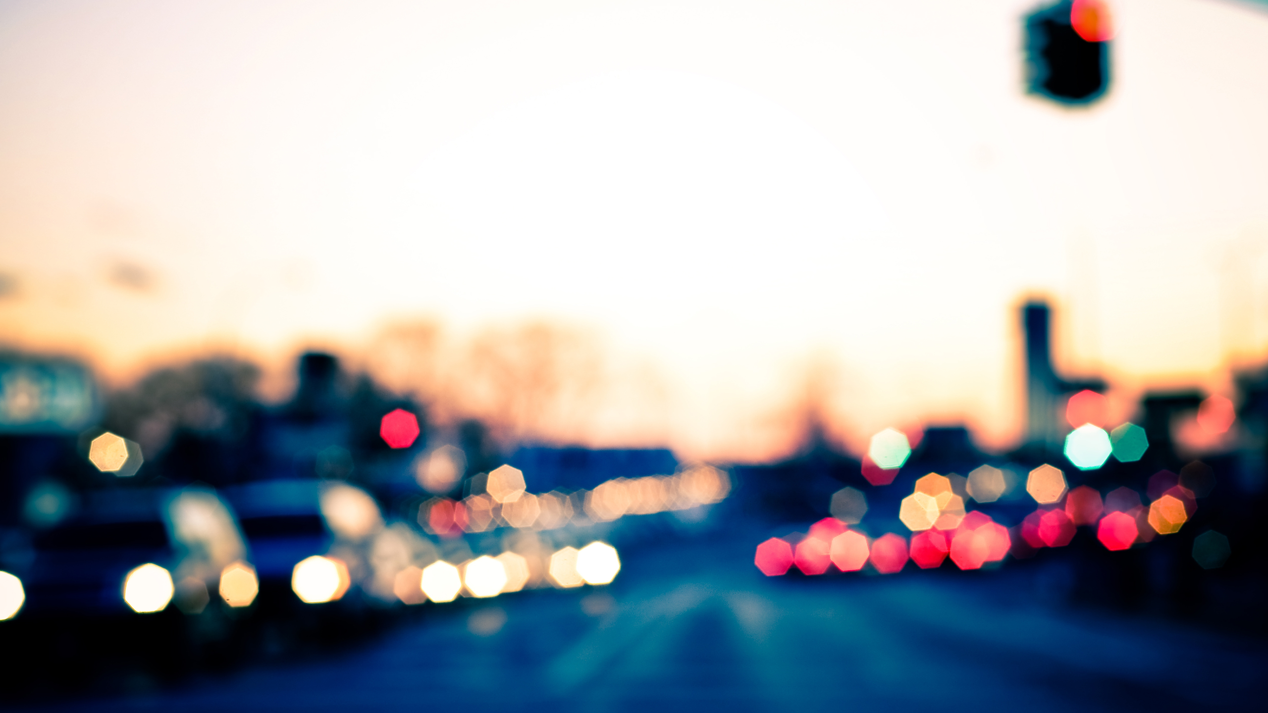 atthelight2560x1440.jpg