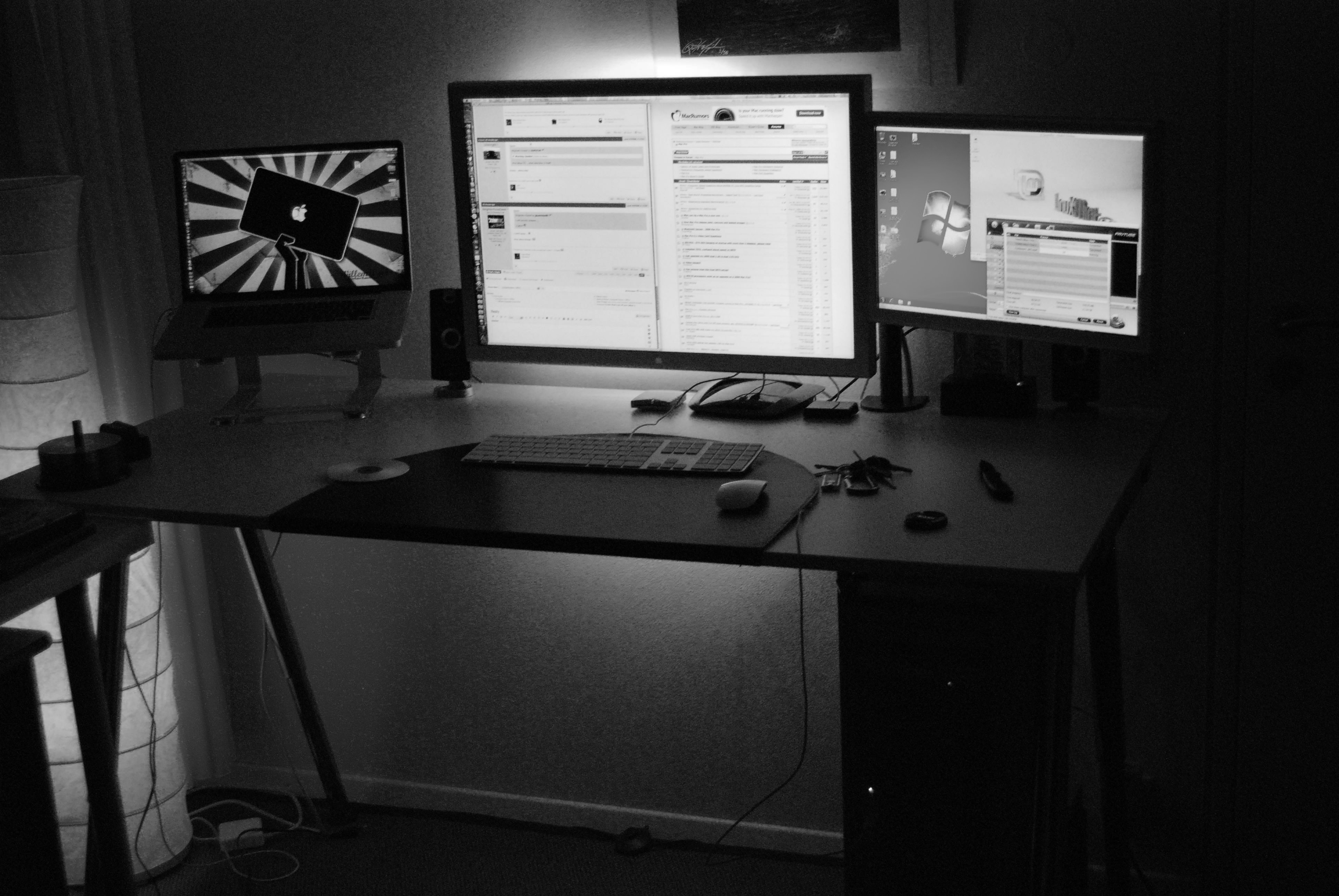 B&W New Desk 1.jpg