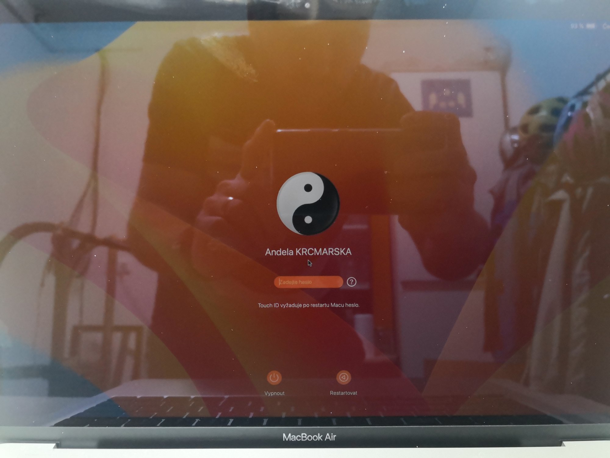 backlight after login and restar.jpg