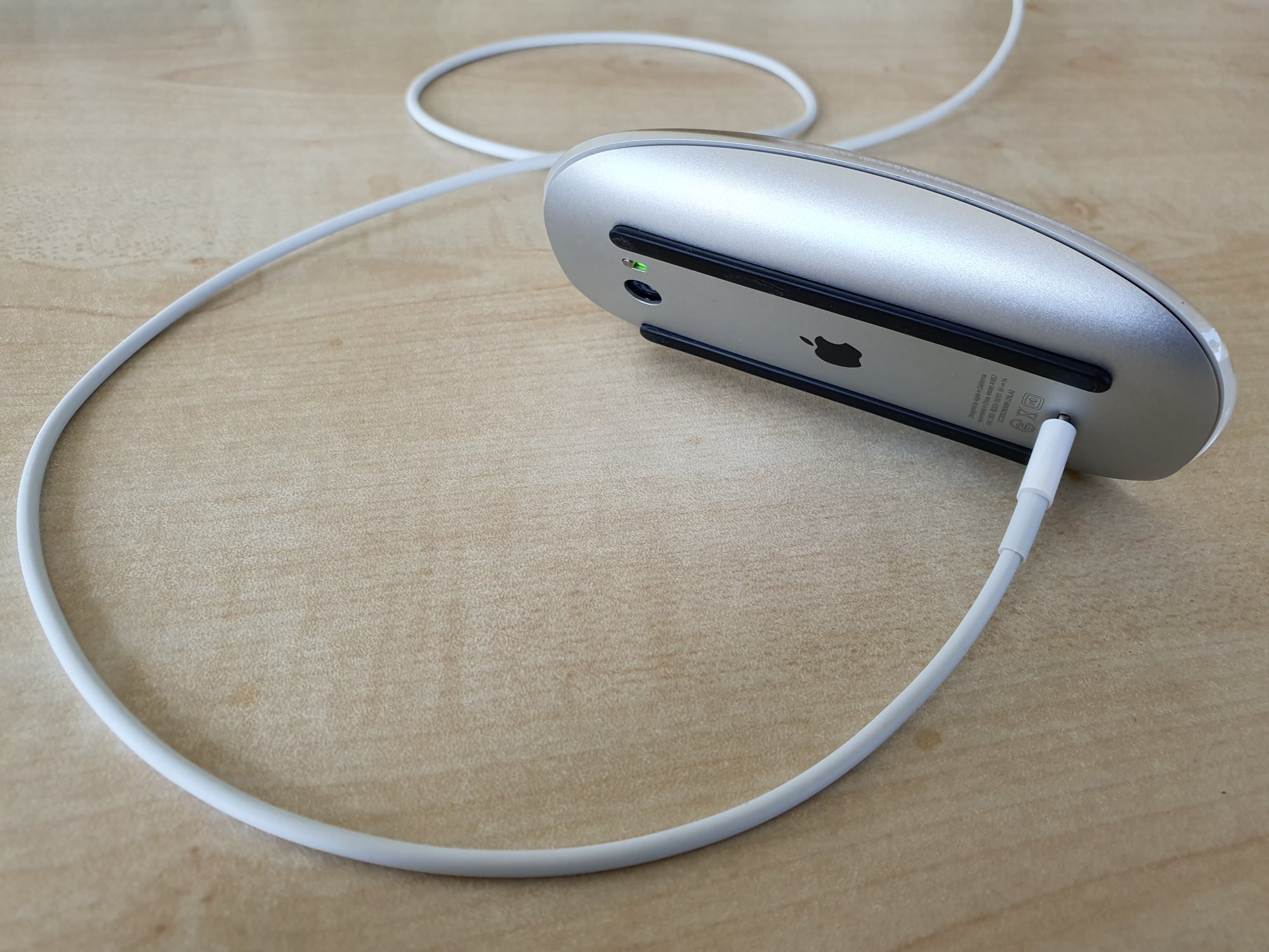 bad design apple mouse.jpg