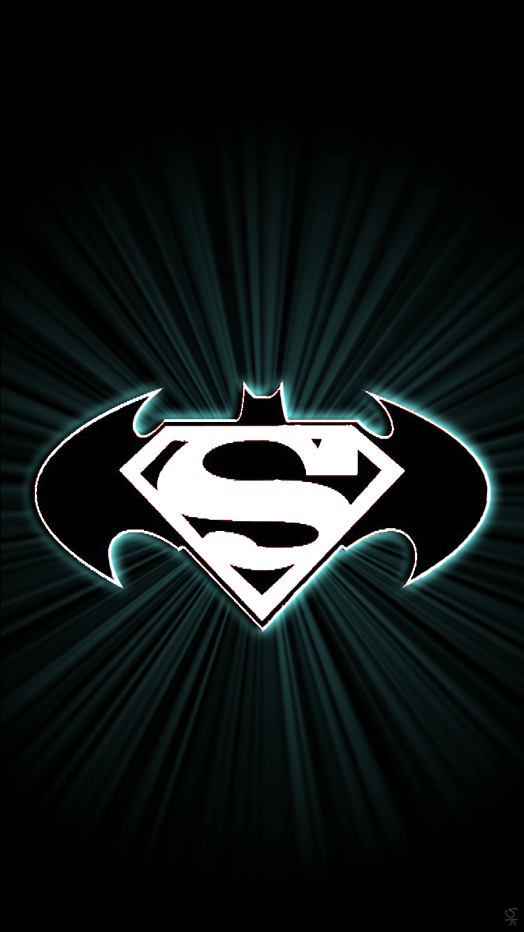 Batman vs Superman white glow.png