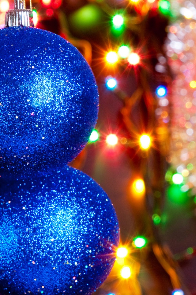 blue-christmas-balls.jpg
