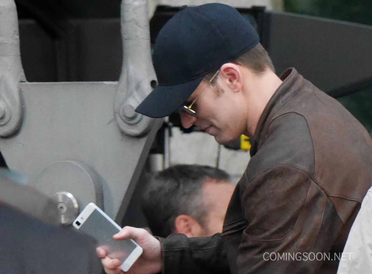 captainamericaset0001.jpg