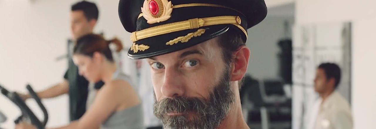 captaindest.jpg