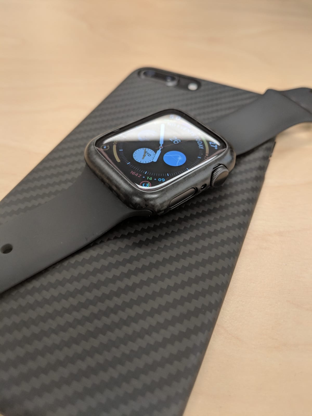 carbonthatip8watch4.jpg