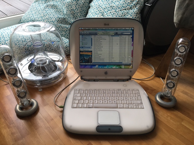 Clamshell 'n Soundsticks.JPG