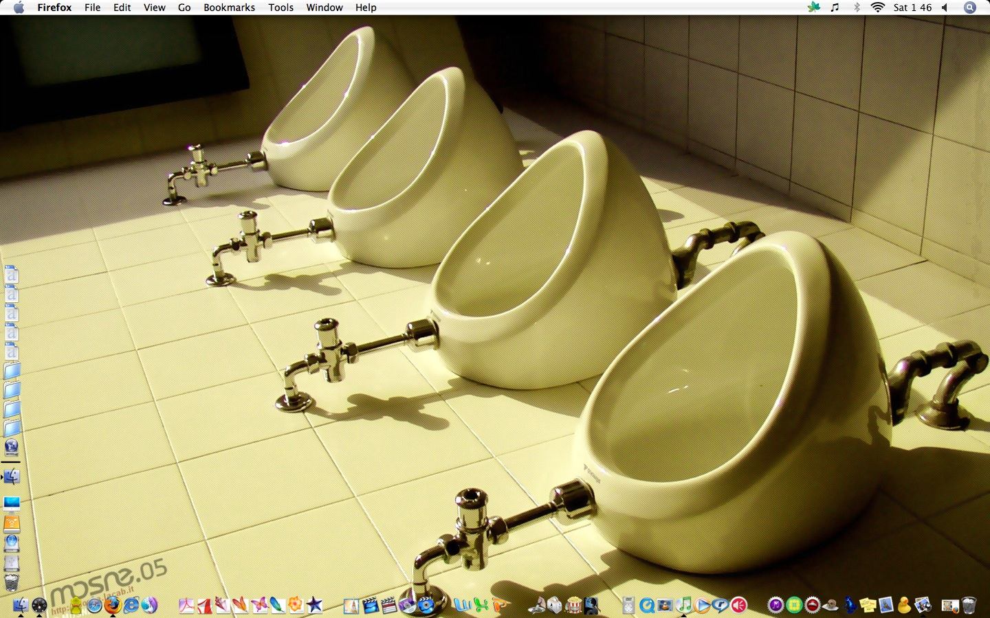 currentdesk.jpg