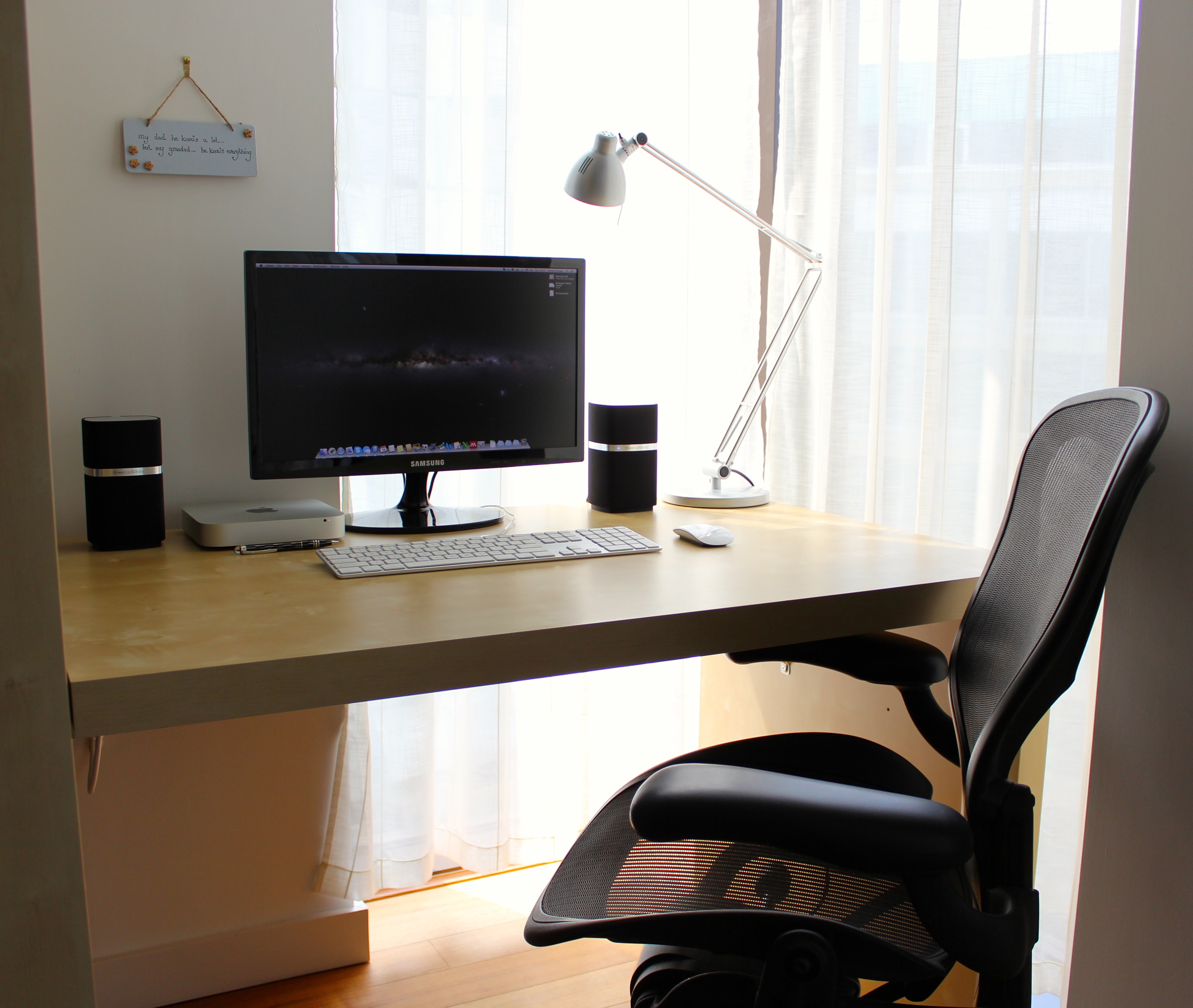 Desk.JPG