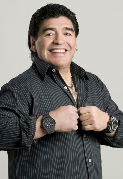 diego-maradona-wears-hublot-watch-big-bang-1365491013.png
