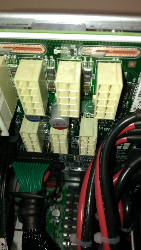 dl580-connectors.jpg