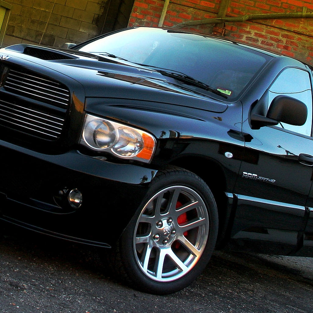 Dodge_Ram_SRT-10.jpg