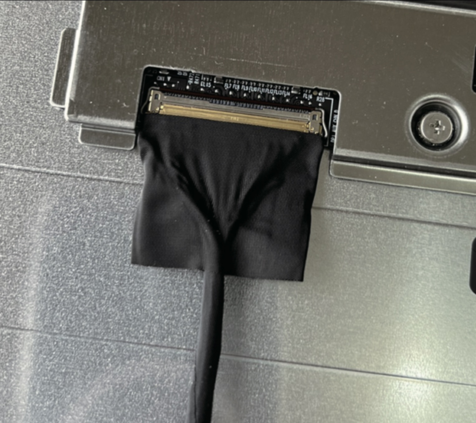 DP cable in.jpg