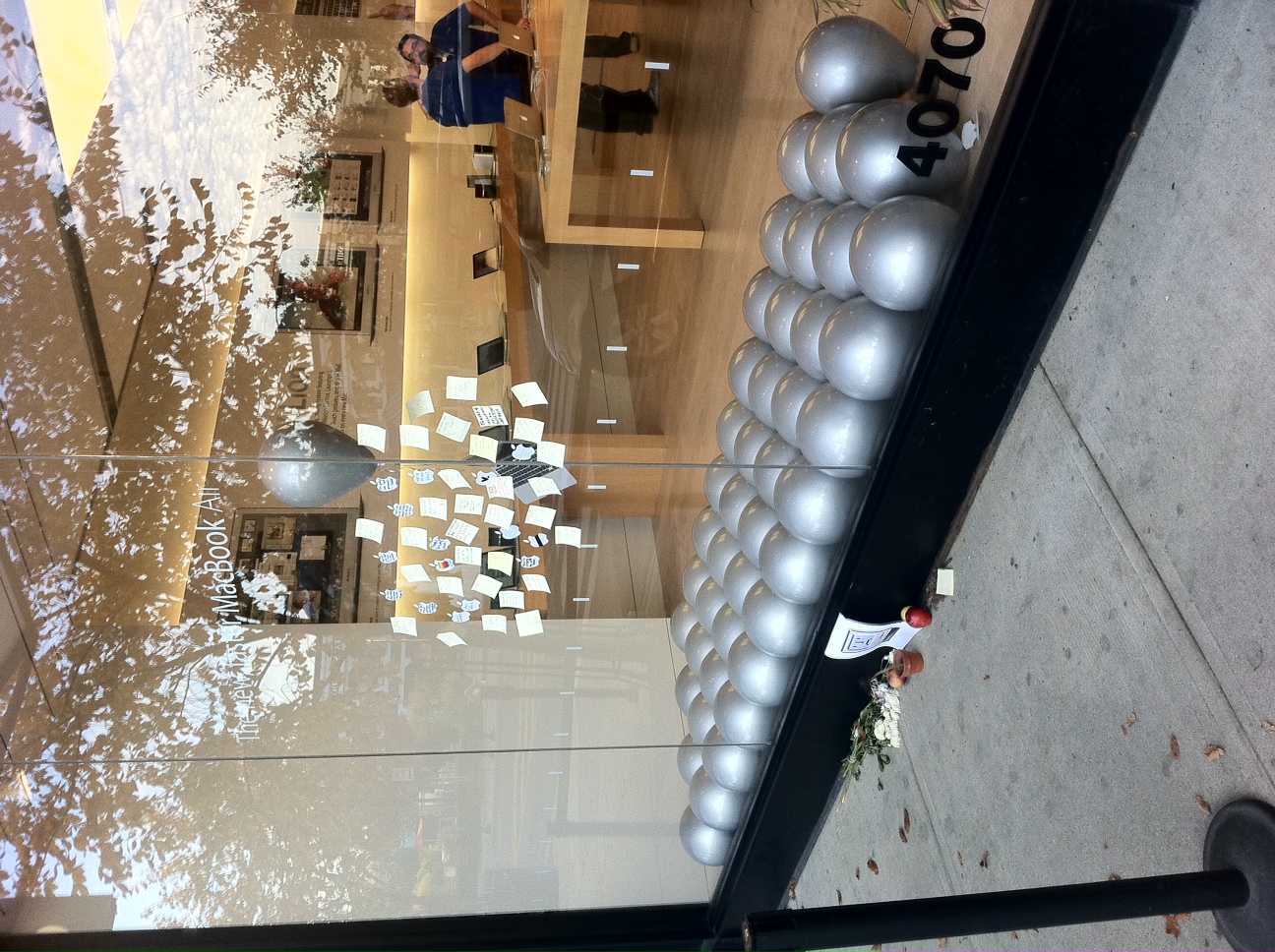 eastonohioapplestore.JPG