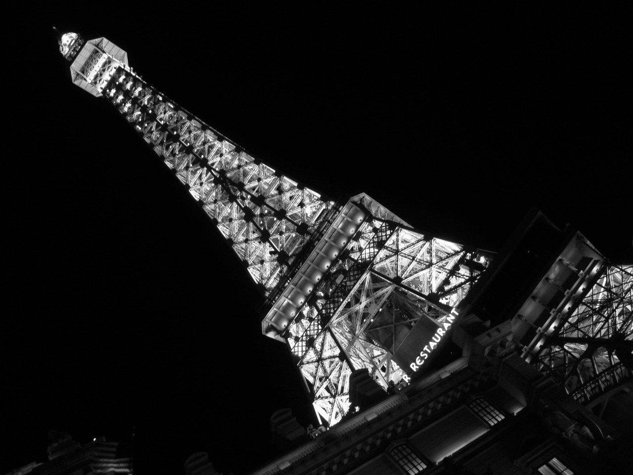 eiffel tower.jpg