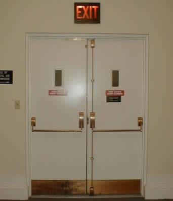exitdoor004.jpg