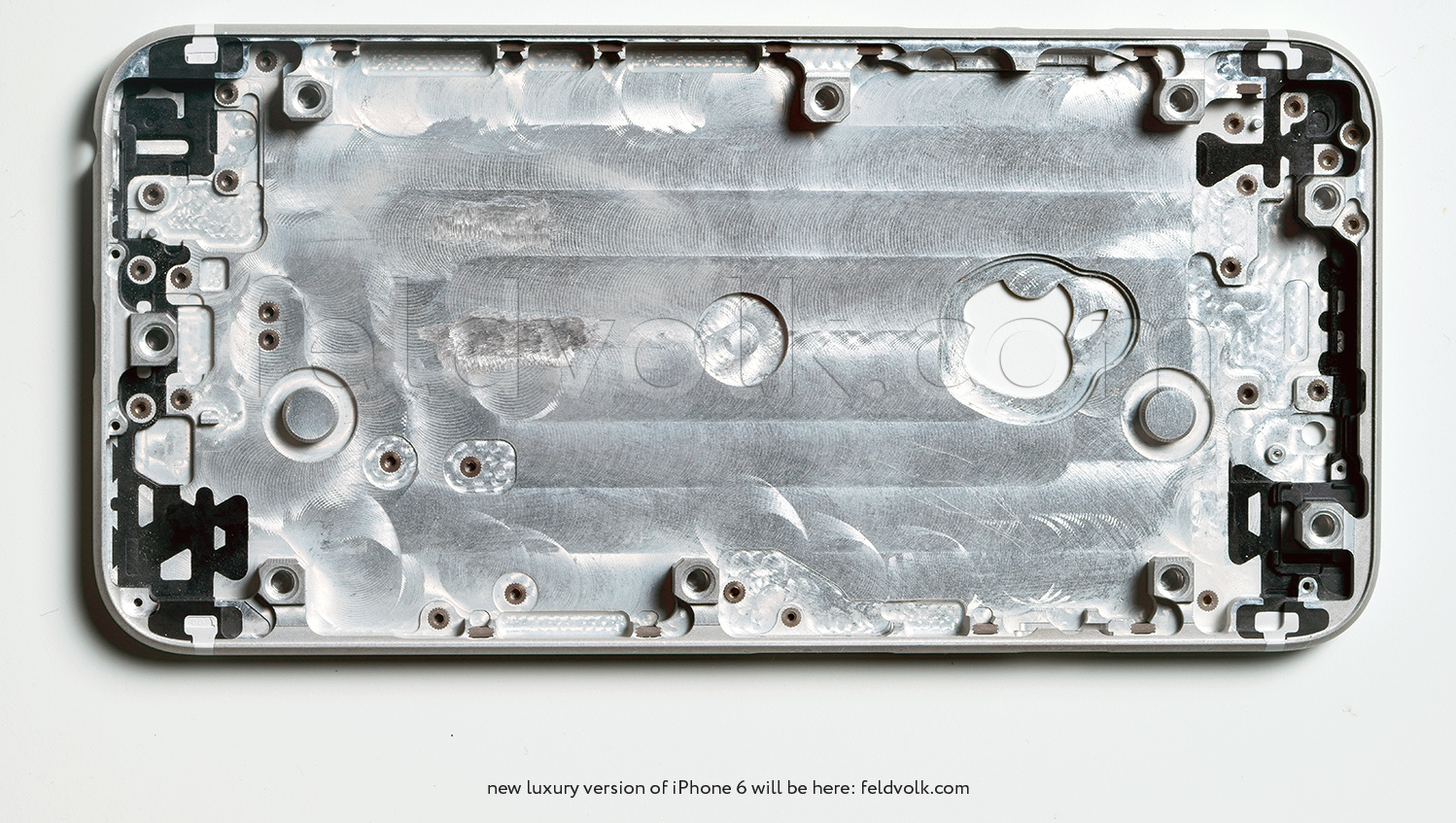 feldvolk_iphone_6_shell_inside.jpg