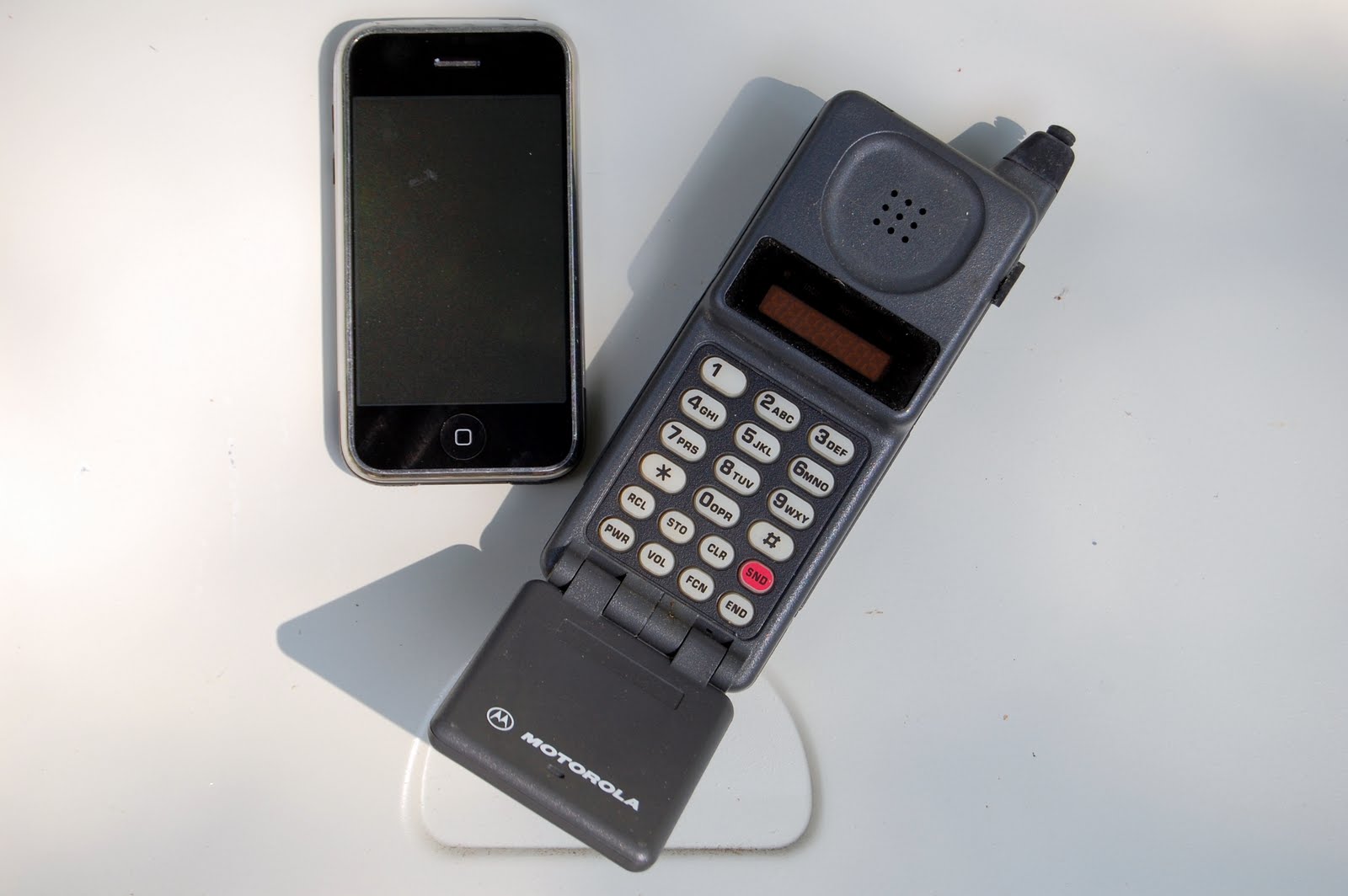 flip-phone-and-iphone.jpg
