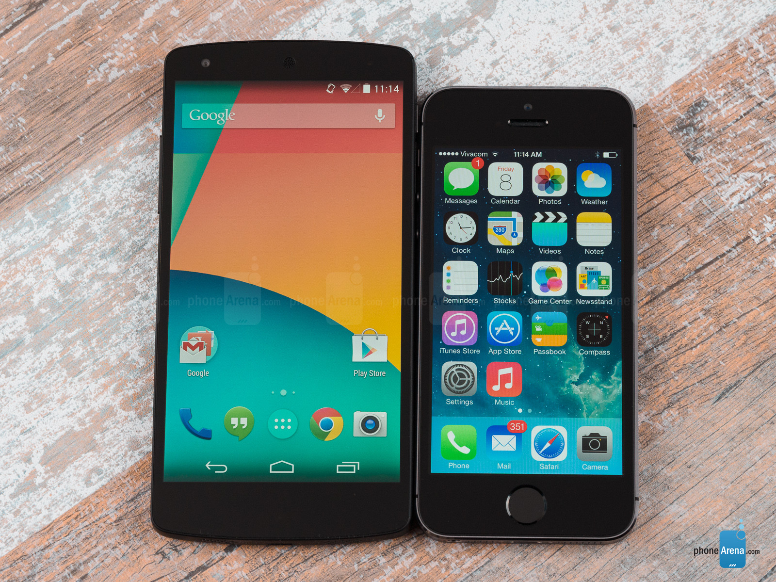 Google-Nexus-5-vs-Apple-iPhone-5s-001.jpg