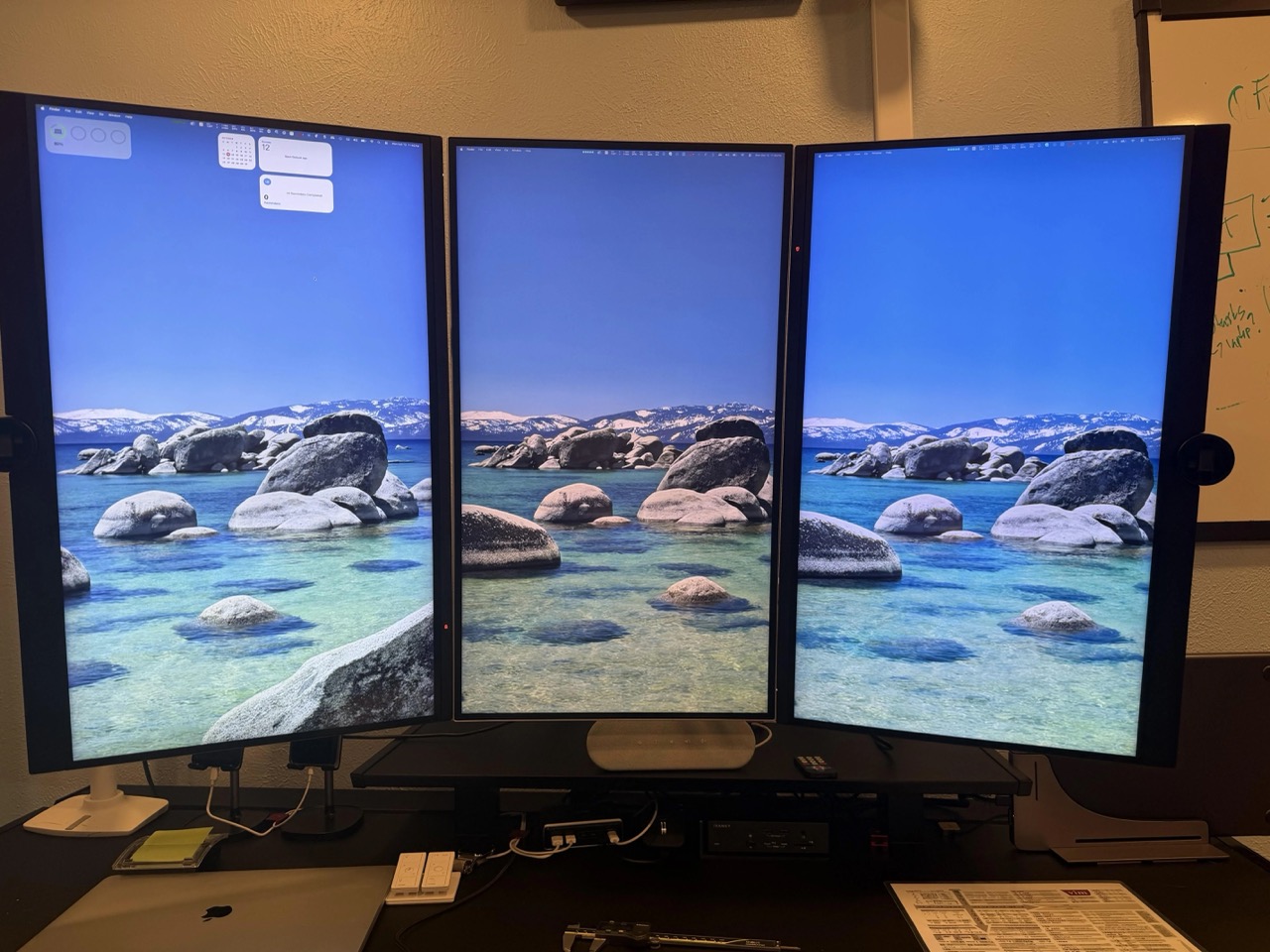 got-the-new-lg-ultrafine-6k-display-v0-ct0w94r4n0vf1 Large.jpeg