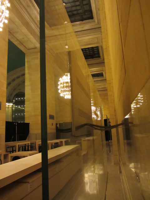 grand_central_display_cable.jpg