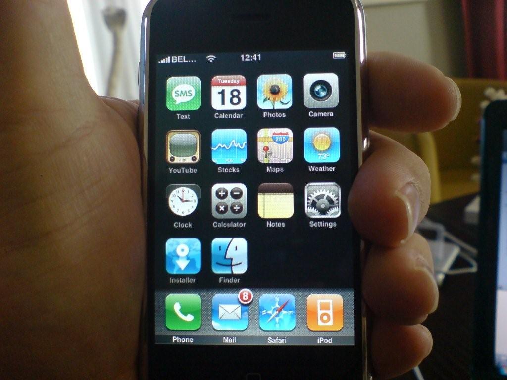 hackediPhone.jpg