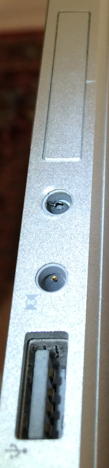 headphone jack.png