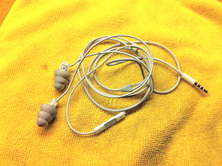 headphones.jpg