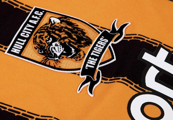 Homeshirt_2010_Crest.jpg