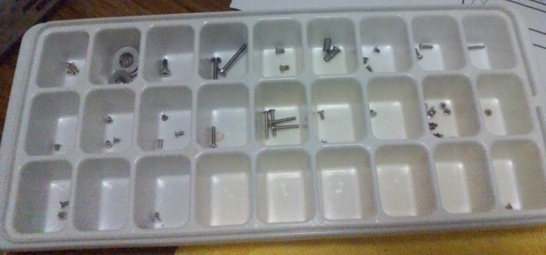 ibook screws.jpg