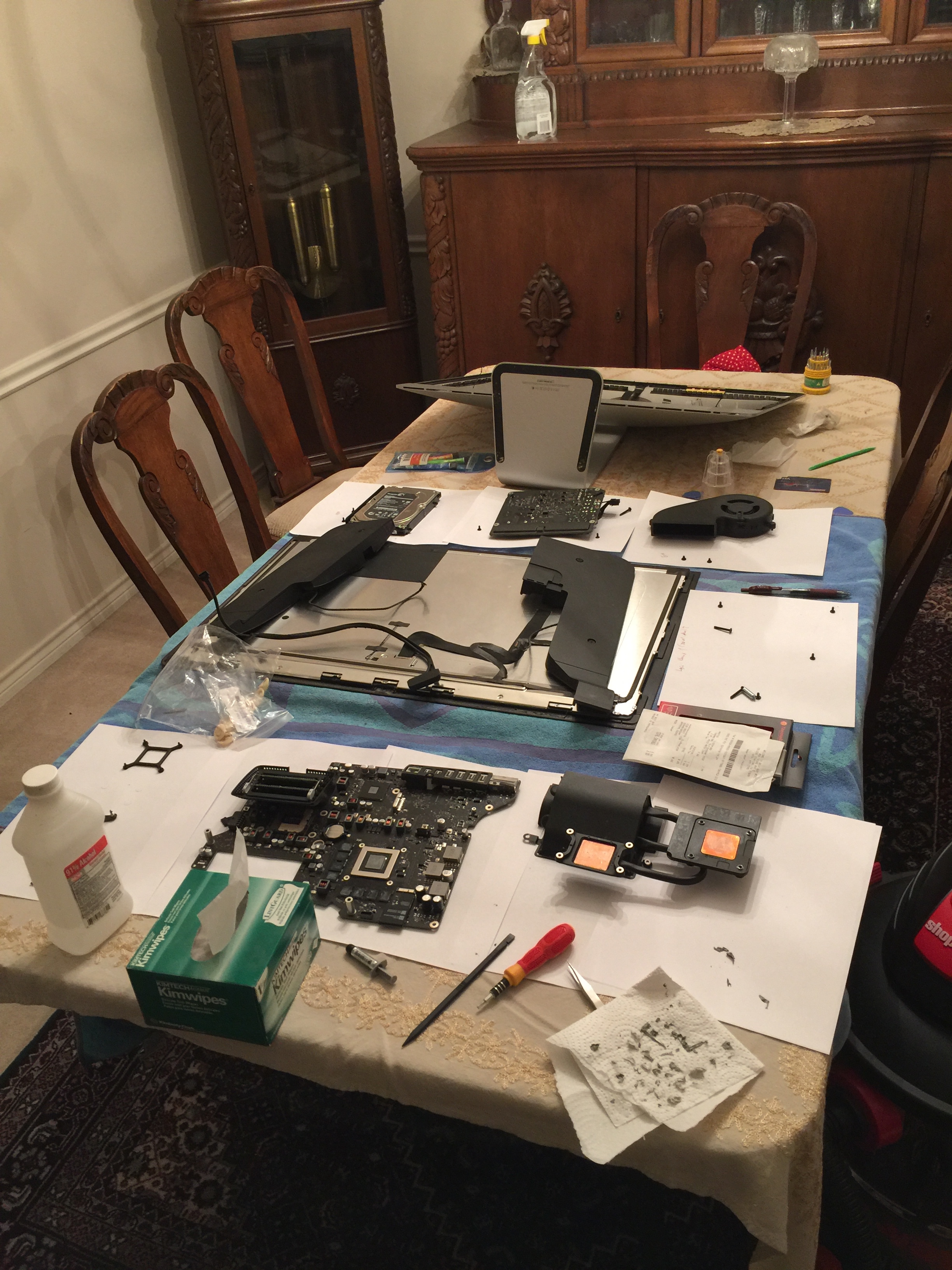 iMac Fully Apart.jpg