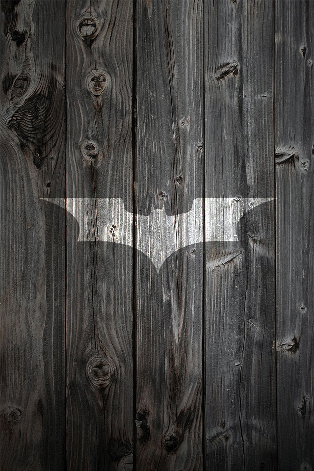 iP4_wood_dark_knight.jpg