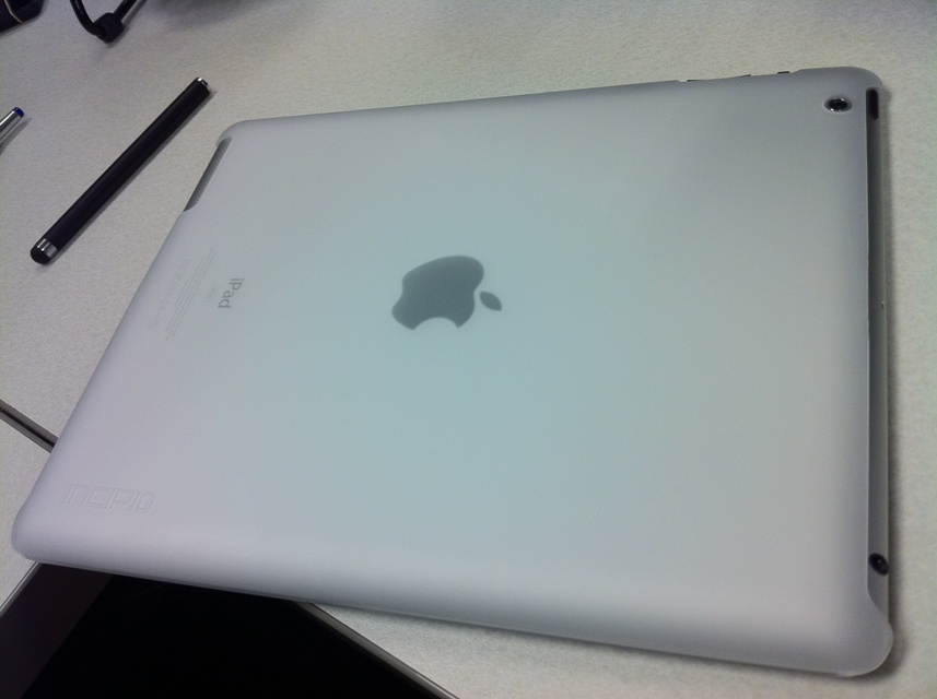 iPad 2 with Feather 004 small.jpg